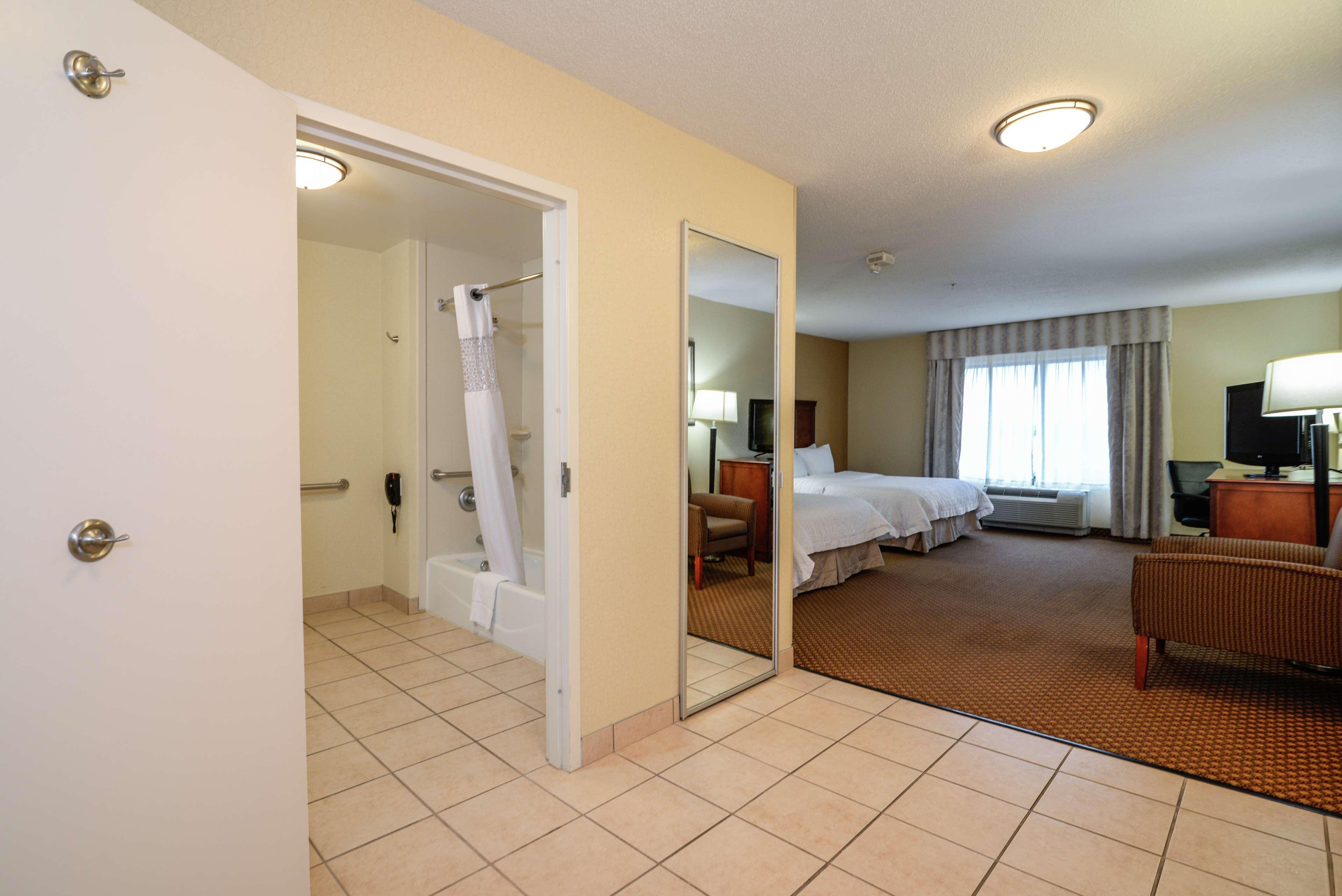 Hampton Inn & Suites Detroit/Chesterfield Экстерьер фото