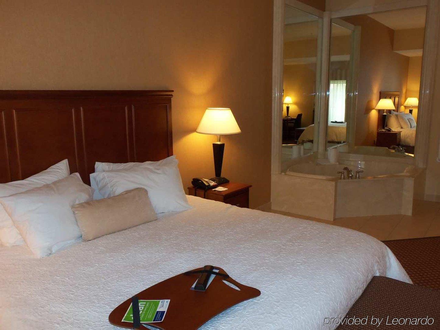Hampton Inn & Suites Detroit/Chesterfield Экстерьер фото