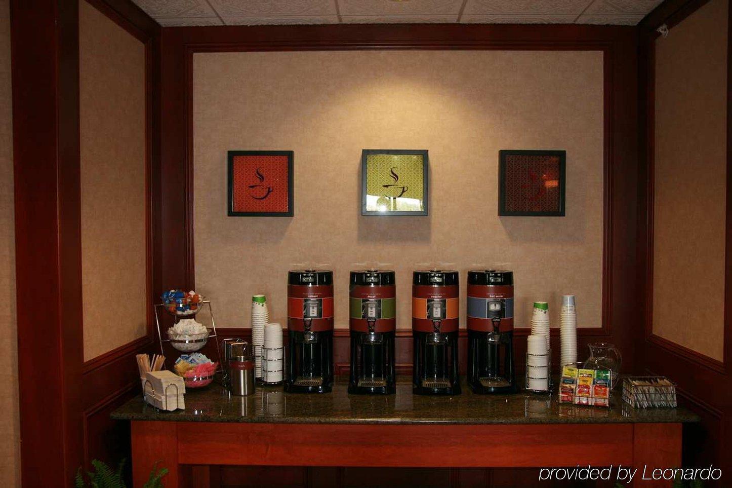 Hampton Inn & Suites Detroit/Chesterfield Ресторан фото